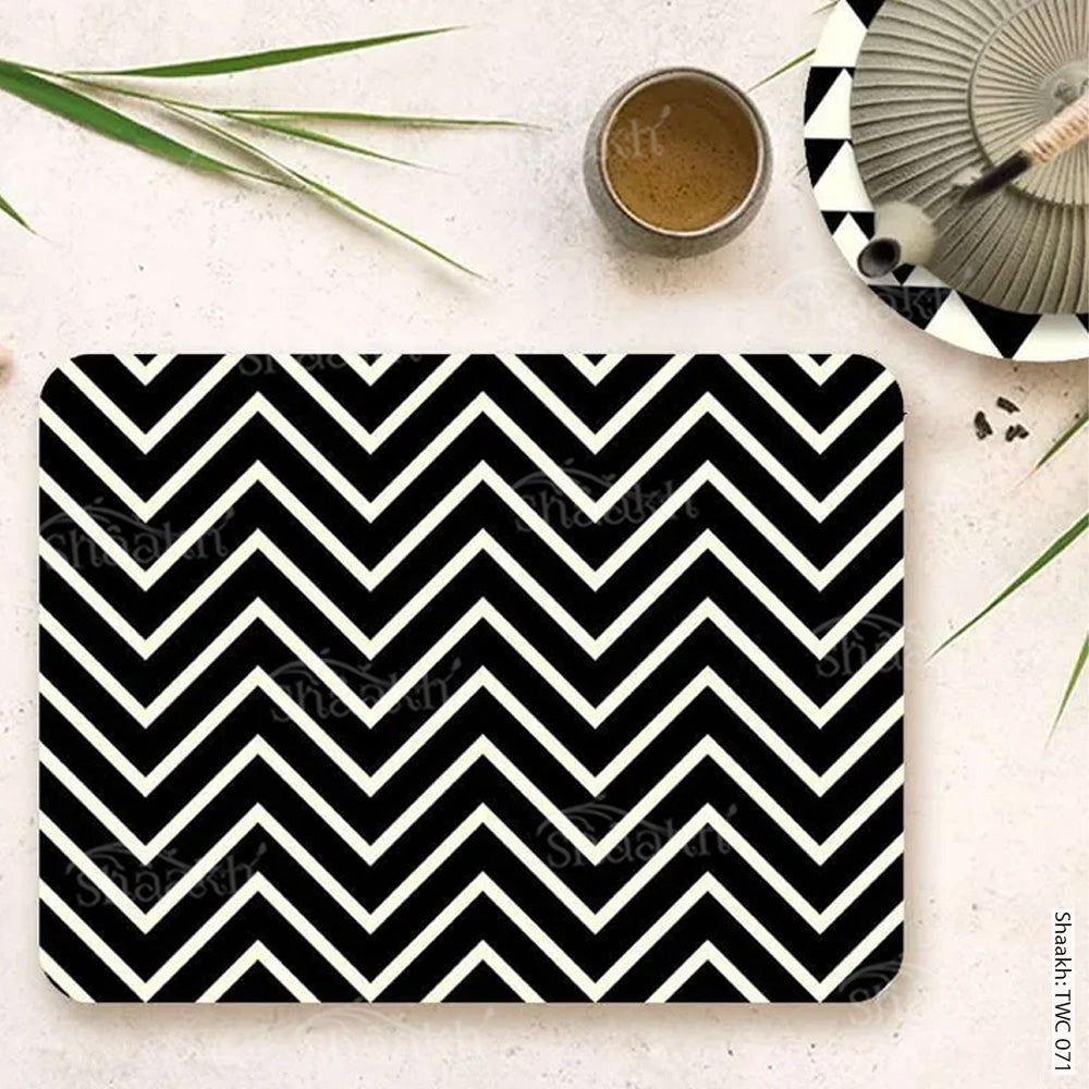 Black and white Chevron Coordinated Mats & Trivets Set | TWC 071 ( 8 Mats, 4 Trivets )